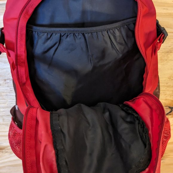 The North Face Tellus 25 Red Backpack Day Pack Hiking Camping Biking Outdoor - Picture 8 of 10
